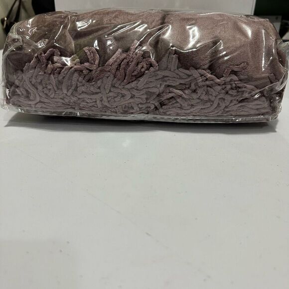 Grace Elizabeth Luxury Linens | Hand Knotted Fringe Throw Blanket | Oversize 50” - Picture 6 of 6